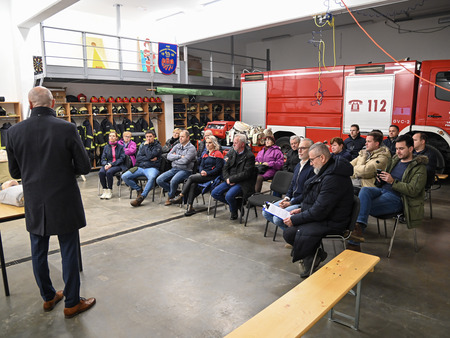 Predaja defibrilatorja Leskovec pri Krškem 